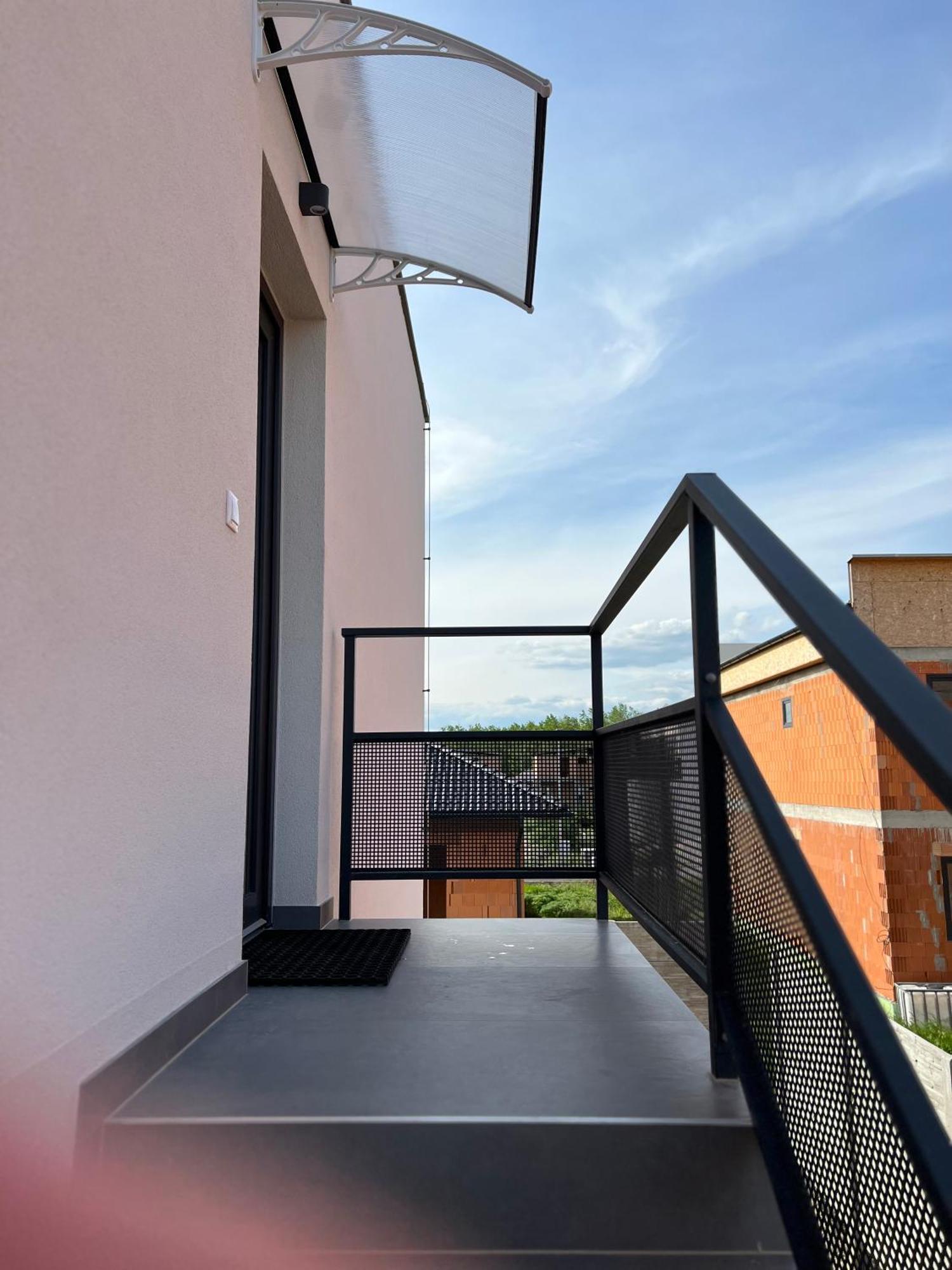 Apartmany Catalina Nesvady Buitenkant foto