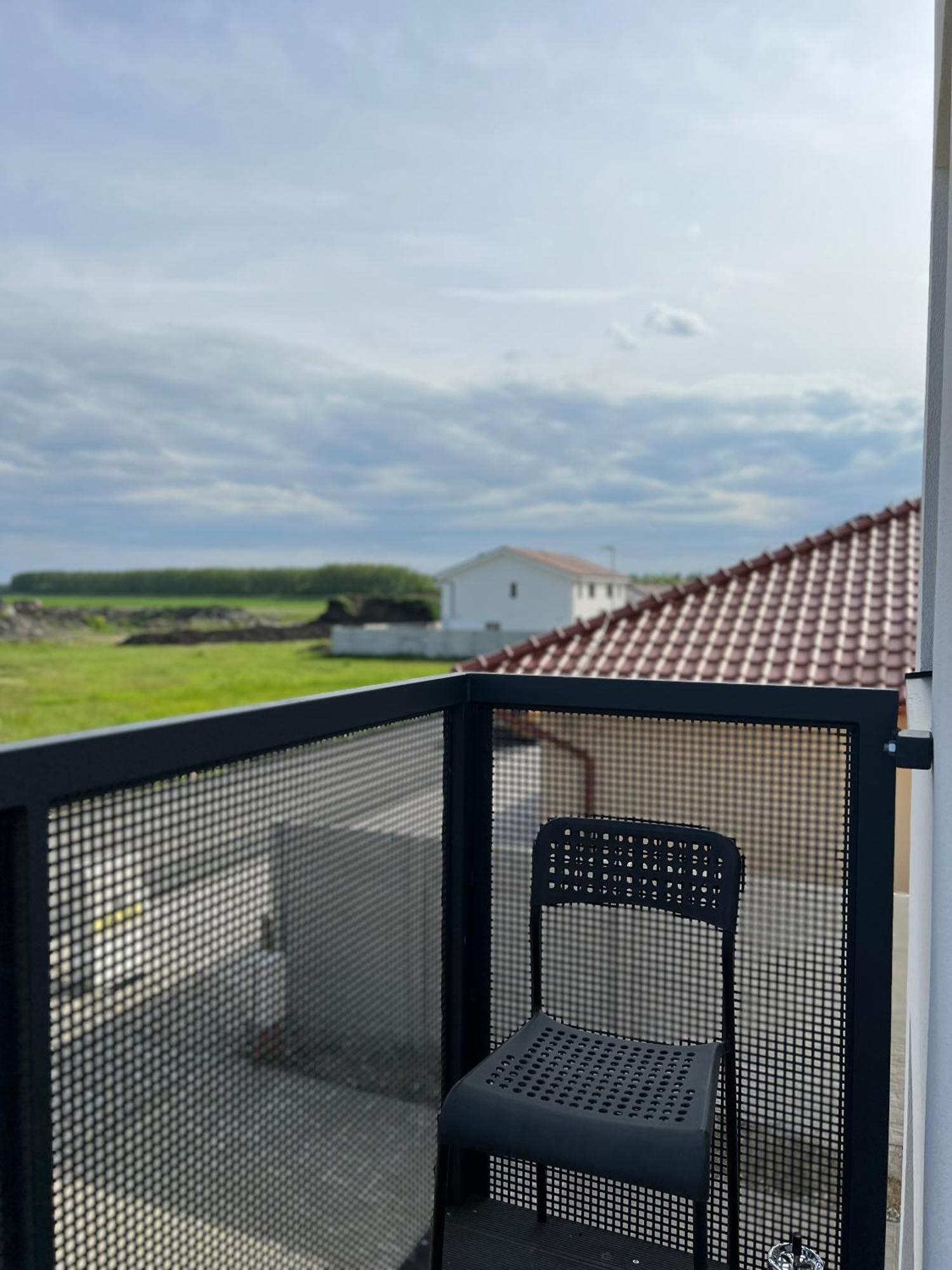 Apartmany Catalina Nesvady Buitenkant foto